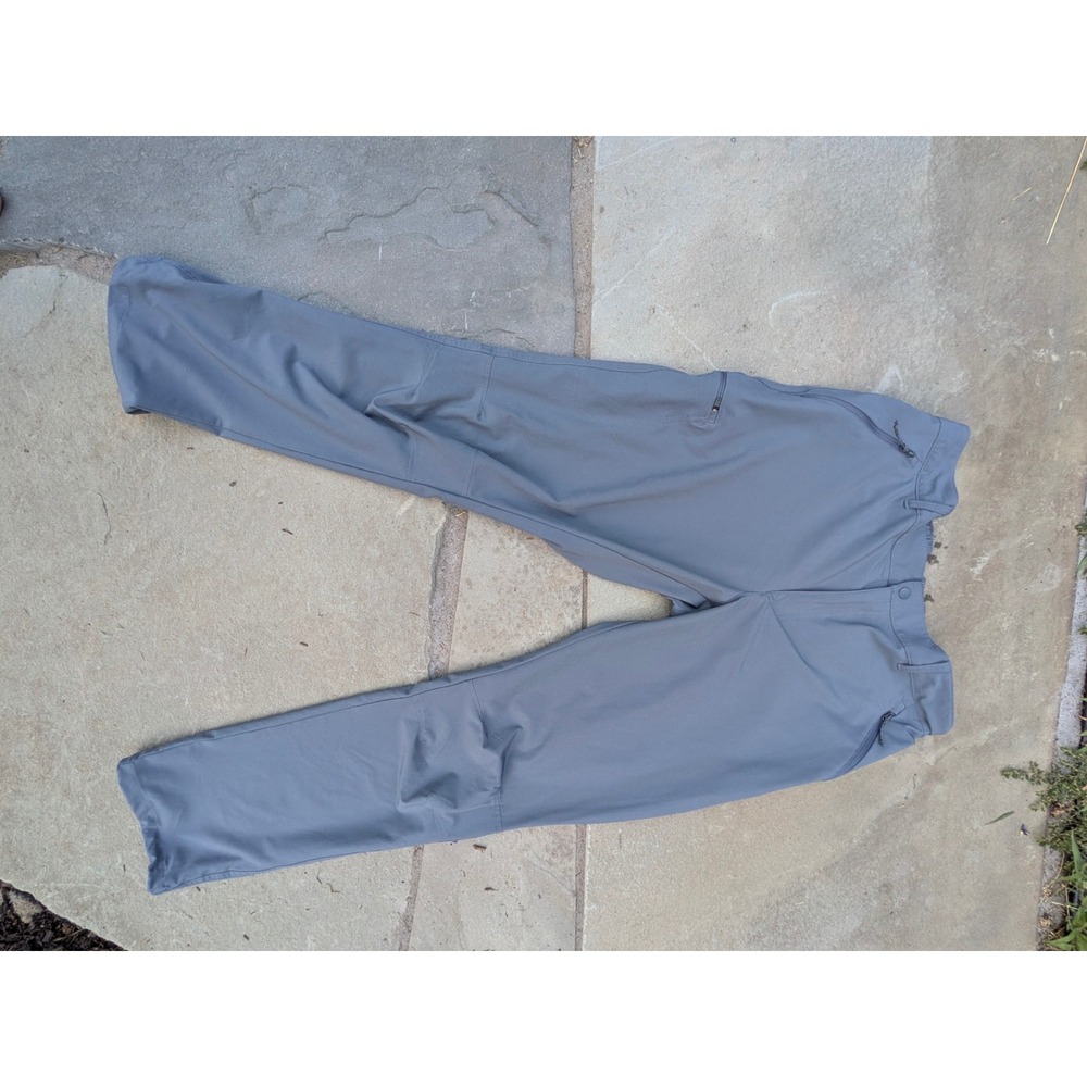 Columbia Performance hiking pants 36w 31l new Gorpcore Athleisure secure pockets